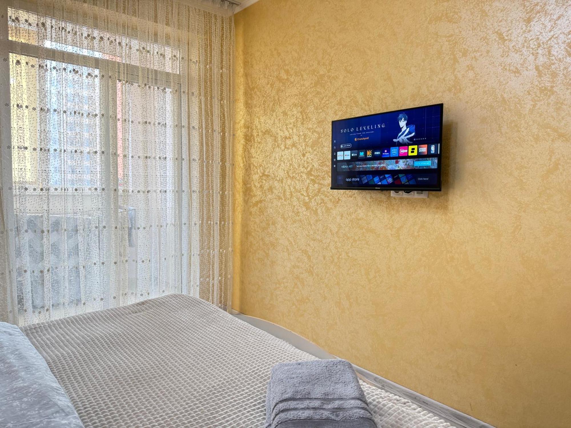 Cozy Two Bedroom Large Apartment คีชีเนา ภายนอก รูปภาพ