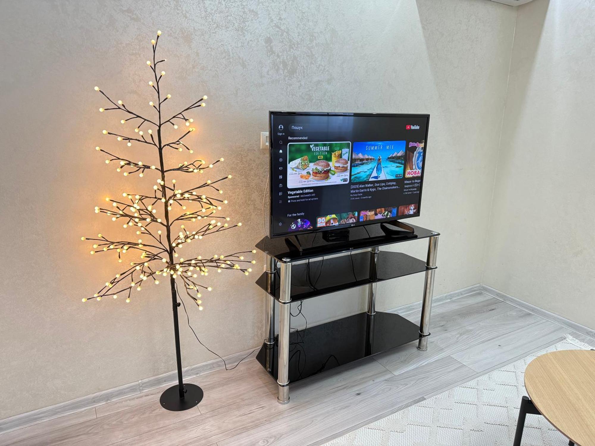 Cozy Two Bedroom Large Apartment คีชีเนา ภายนอก รูปภาพ