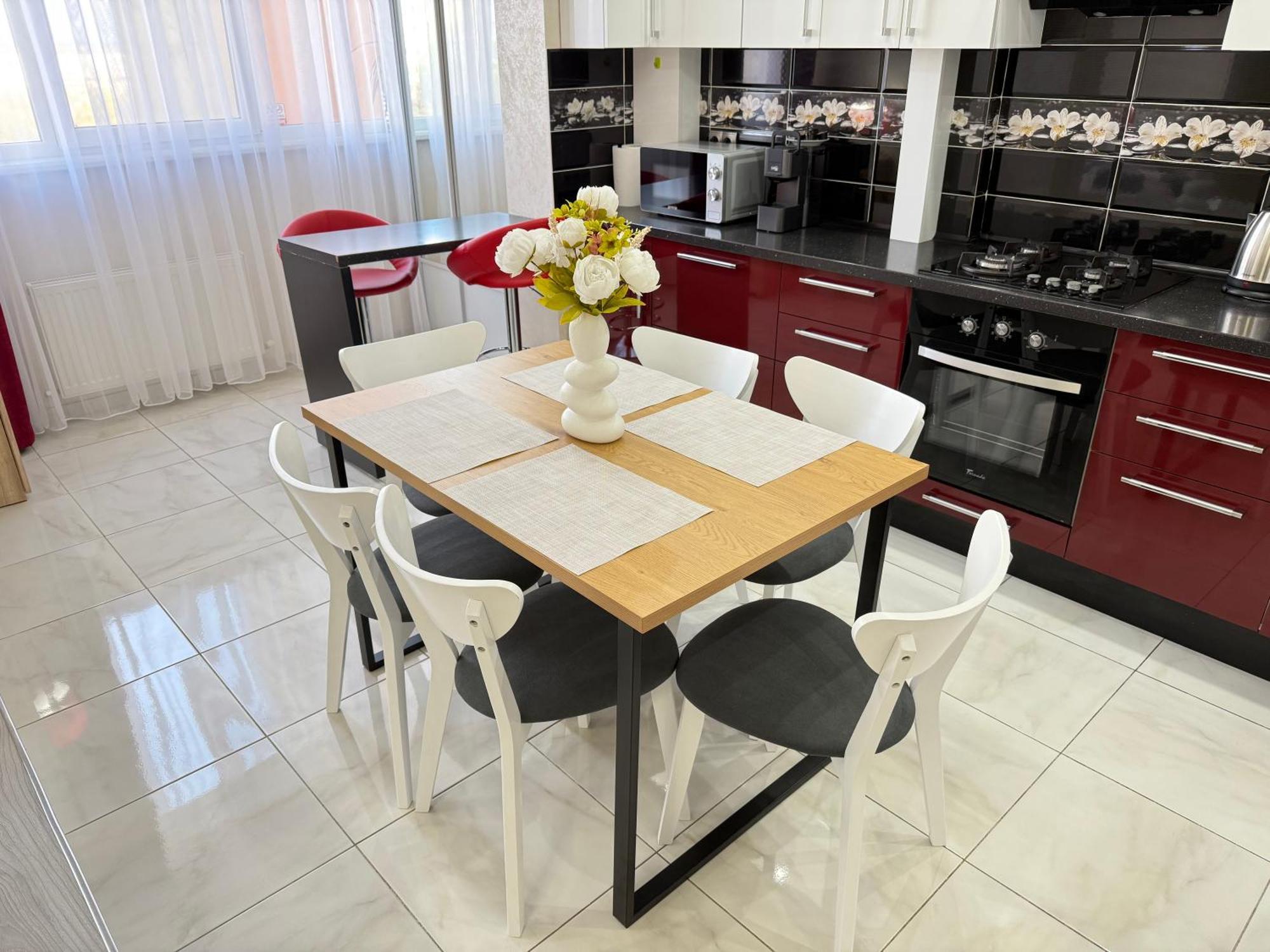 Cozy Two Bedroom Large Apartment คีชีเนา ภายนอก รูปภาพ