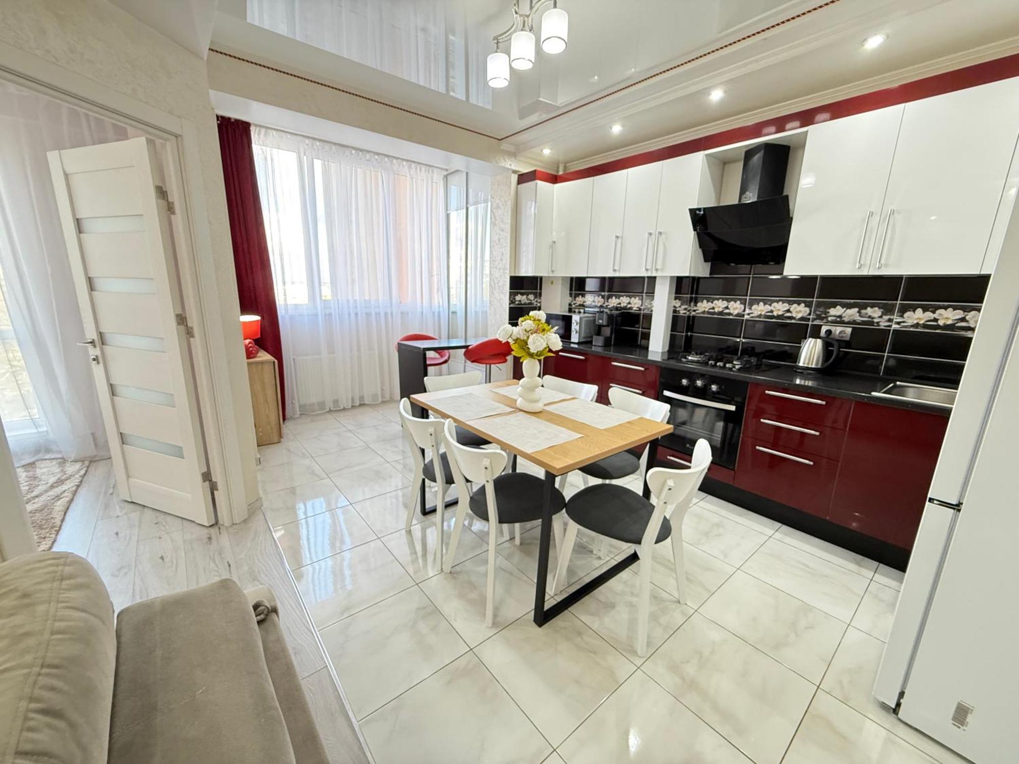Cozy Two Bedroom Large Apartment คีชีเนา ภายนอก รูปภาพ