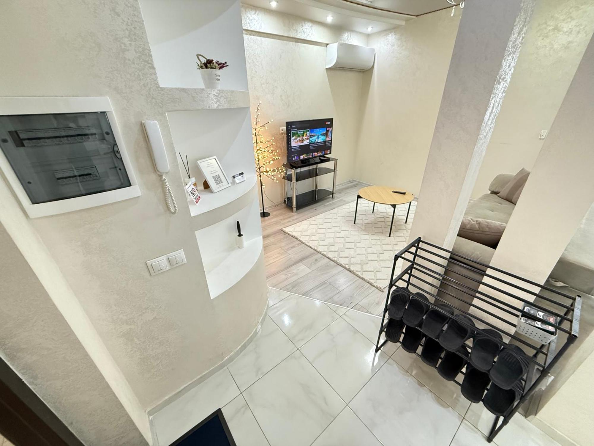 Cozy Two Bedroom Large Apartment คีชีเนา ภายนอก รูปภาพ